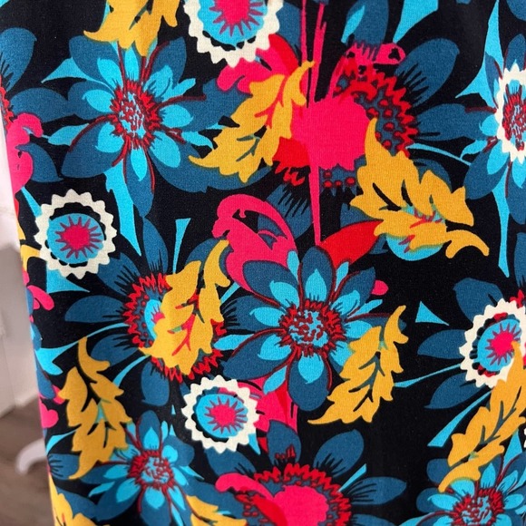 Lularoe Women's size Medium. Floral bold botanical Tank Tee Dress #1030 - Picture 3 of 8